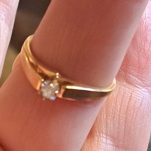 Beautiful 10k Diamond ring